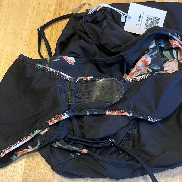 Rose Swimsuit by Cupshe *BRAND NEW WITH TAGS* - Picture 5 of 5